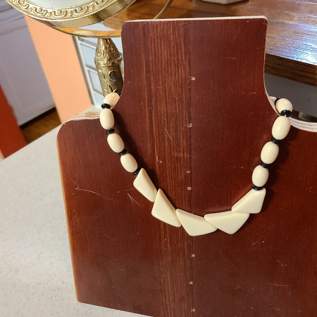 Ladies Necklace For Sale